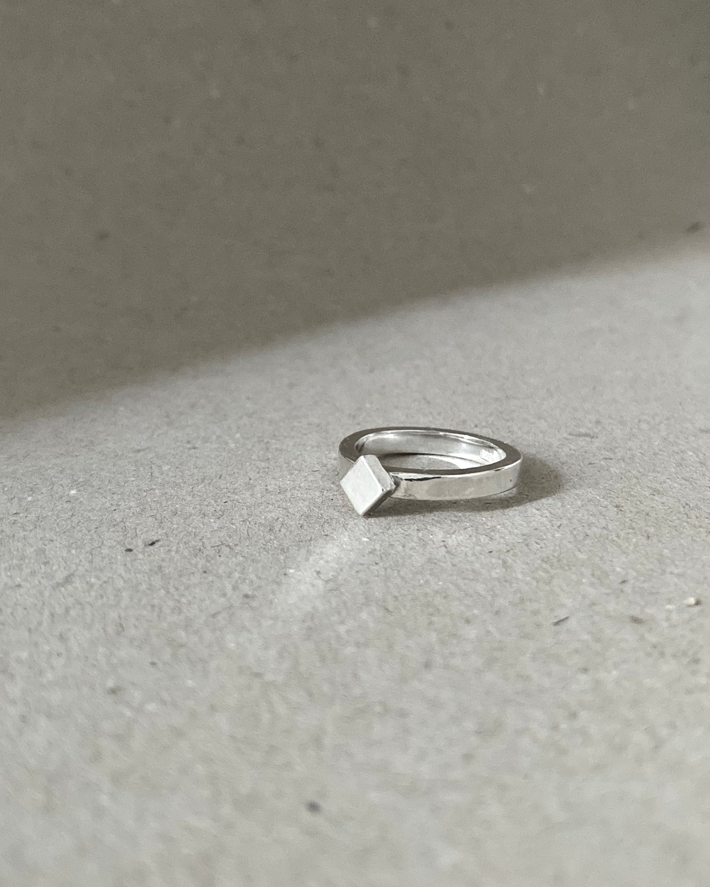 Smooth Rhombus Ring