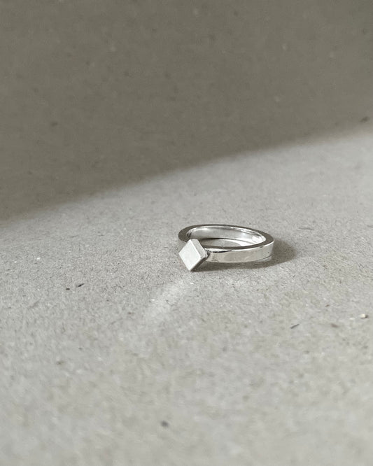 Smooth Rhombus Ring