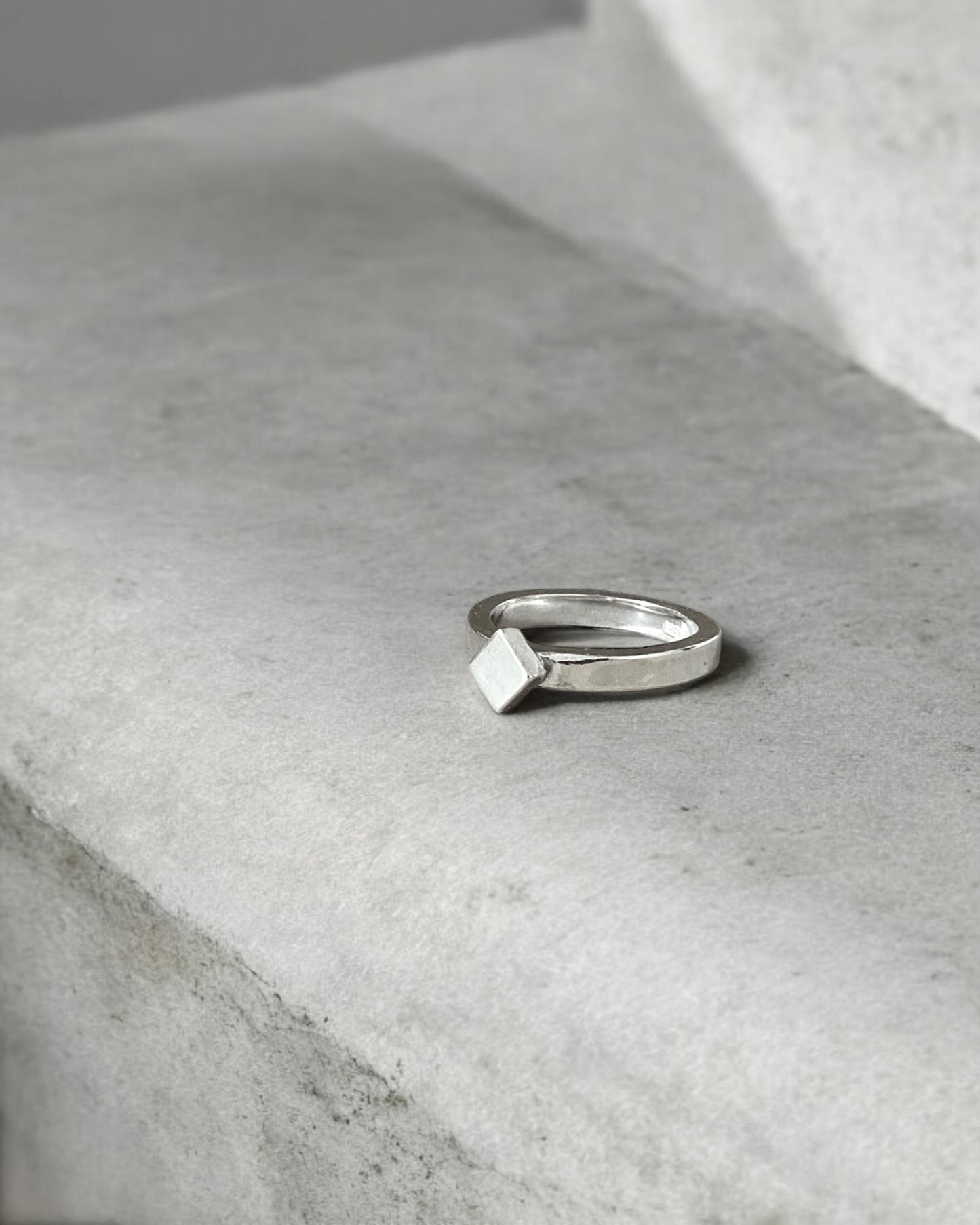 Smooth Rhombus Ring